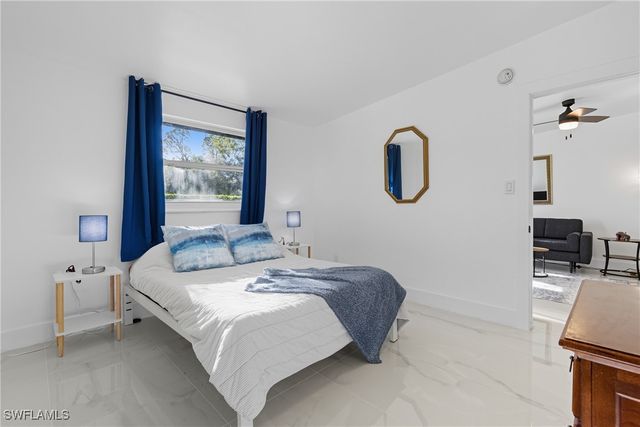 1280 Pine ST, Naples, FL 34104