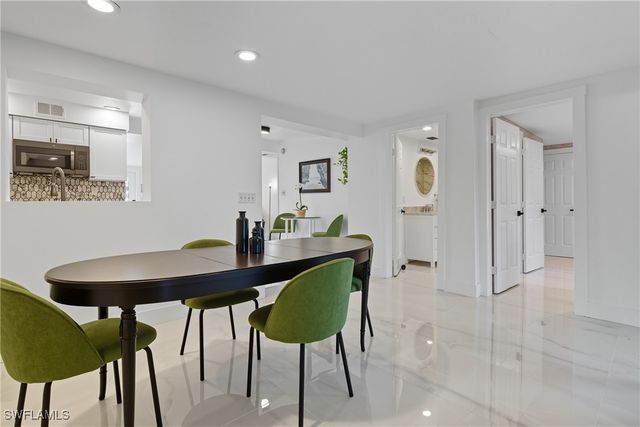 1280 Pine ST, Naples, FL 34104