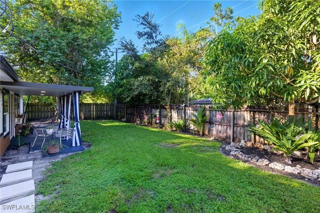 1280 Pine ST, Naples, FL 34104
