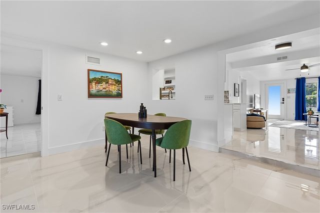 1280 Pine ST, Naples, FL 34104