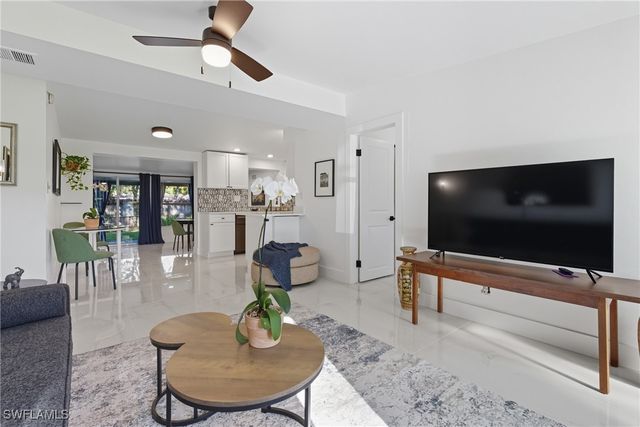 1280 Pine ST, Naples, FL 34104