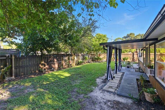 1280 Pine ST, Naples, FL 34104