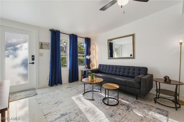 1280 Pine ST, Naples, FL 34104