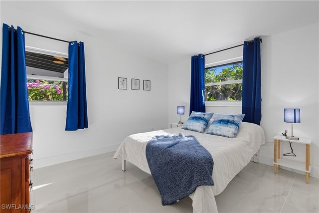 1280 Pine ST, Naples, FL 34104