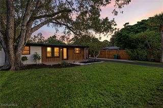 1280 Pine ST, Naples, FL 34104