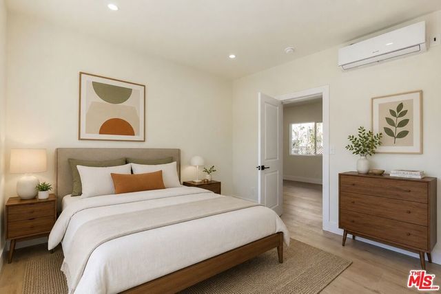 5915 Barton Avenue, Los Angeles, CA 90038
