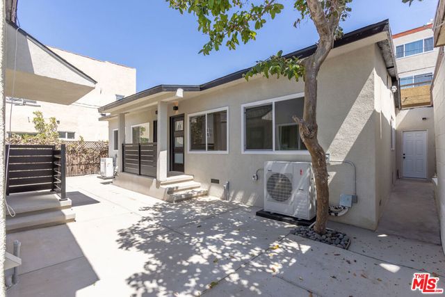 5915 Barton Avenue, Los Angeles, CA 90038
