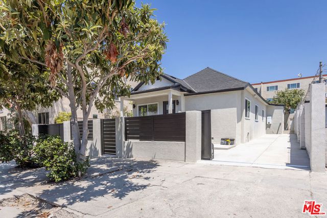 5915 Barton Avenue, Los Angeles, CA 90038