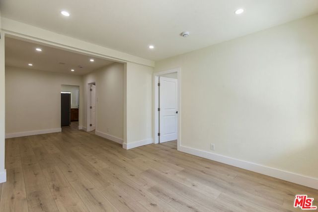 5915 Barton Avenue, Los Angeles, CA 90038