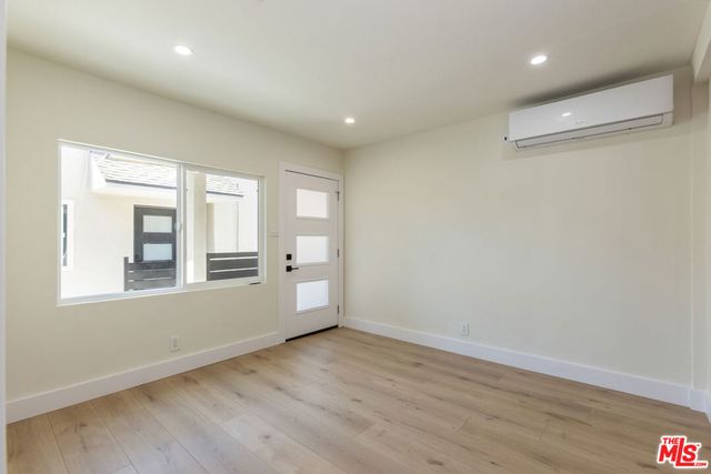 5915 Barton Avenue, Los Angeles, CA 90038
