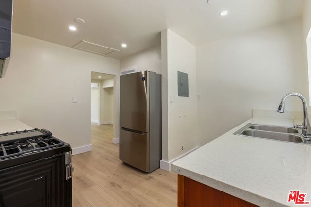 5915 Barton Avenue, Los Angeles, CA 90038