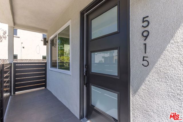 5915 Barton Avenue, Los Angeles, CA 90038