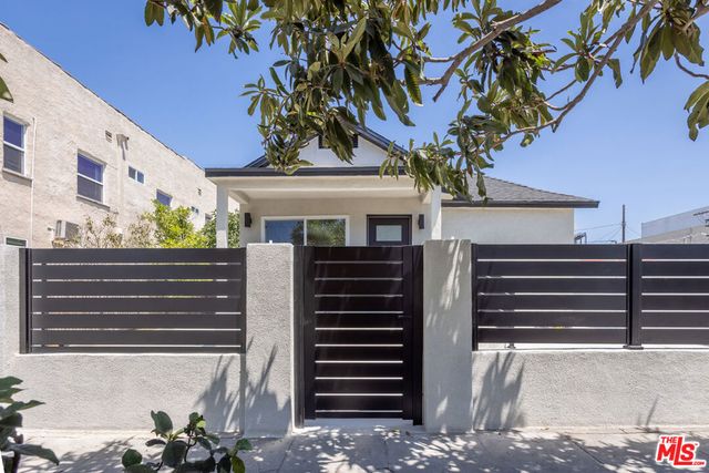 5915 Barton Avenue, Los Angeles, CA 90038