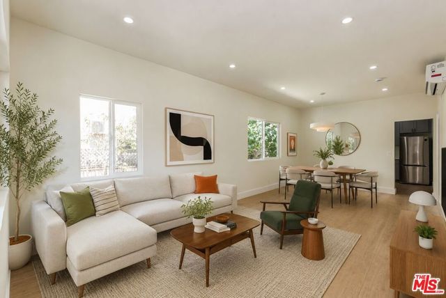 5915 Barton Avenue, Los Angeles, CA 90038