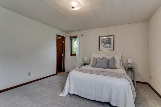 1332 MULBERRY LANE, Neenah, WI 54956