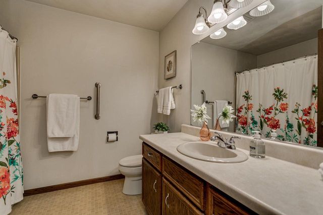 1332 MULBERRY LANE, Neenah, WI 54956