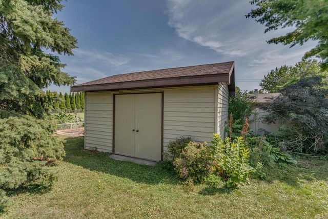1332 MULBERRY LANE, Neenah, WI 54956