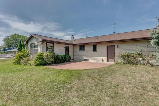 1332 MULBERRY LANE, Neenah, WI 54956