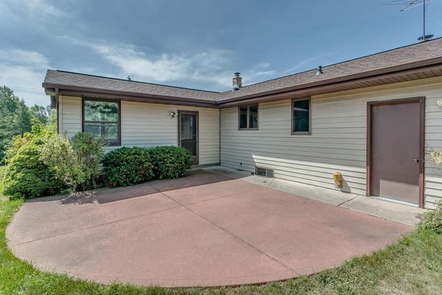 1332 MULBERRY LANE, Neenah, WI 54956