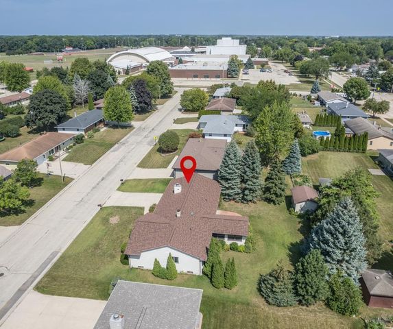1332 MULBERRY LANE, Neenah, WI 54956