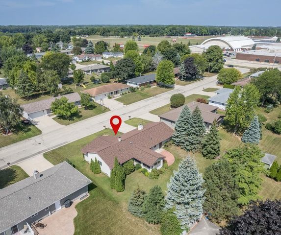 1332 MULBERRY LANE, Neenah, WI 54956