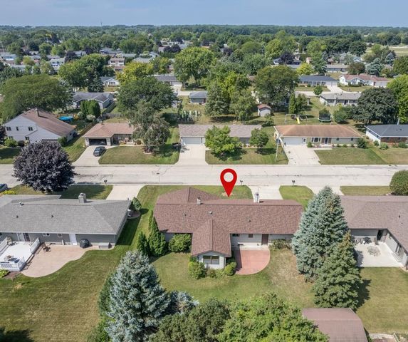 1332 MULBERRY LANE, Neenah, WI 54956