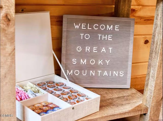 4536 Powdermill Estate Road, Sevierville, TN 37876