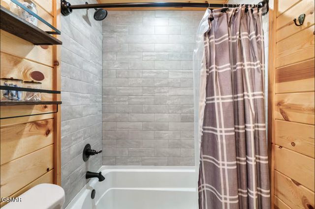 4536 Powdermill Estate Road, Sevierville, TN 37876