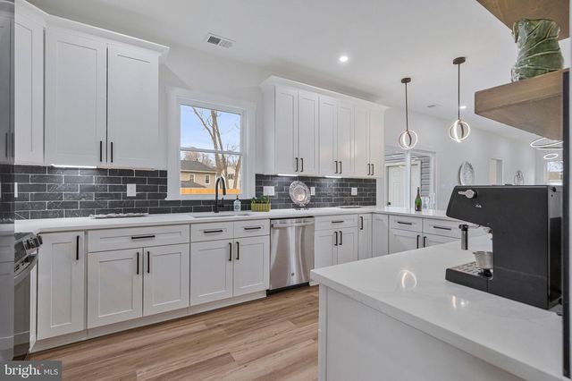 656 STUART CT, Herndon, VA 20170