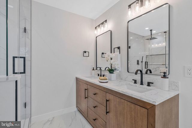 656 STUART CT, Herndon, VA 20170