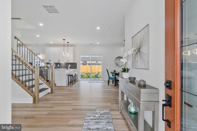 656 STUART CT, Herndon, VA 20170