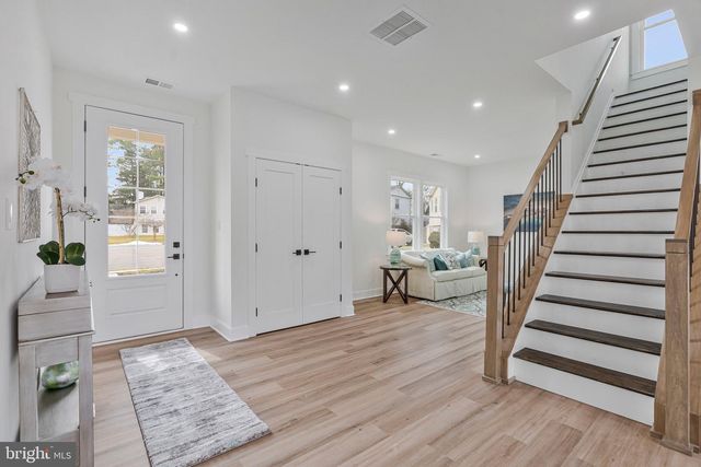 656 STUART CT, Herndon, VA 20170