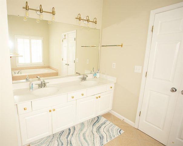5398 Vinings Lake View SW, Mableton, GA 30126