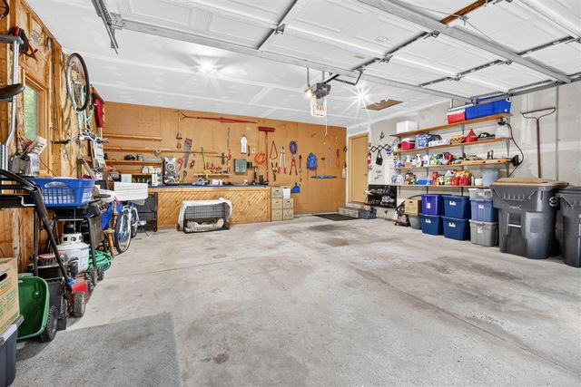 7750 N 32nd Street, Richland, MI 49083