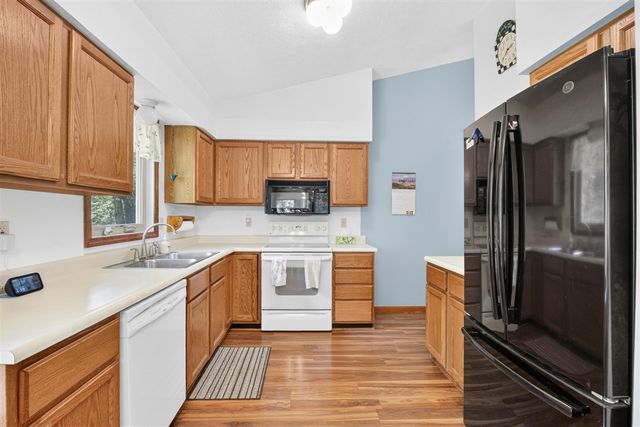 7750 N 32nd Street, Richland, MI 49083