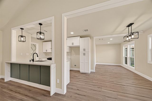 5718 Longforest Drive, Houston, TX 77088