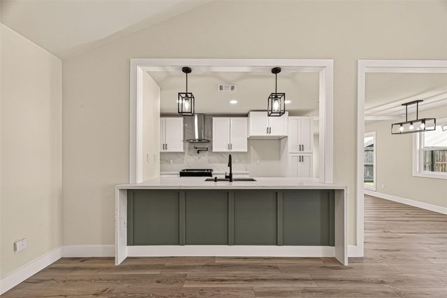 5718 Longforest Drive, Houston, TX 77088