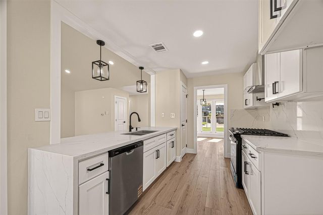 5718 Longforest Drive, Houston, TX 77088