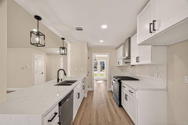 5718 Longforest Drive, Houston, TX 77088