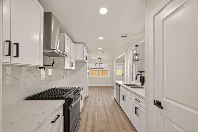 5718 Longforest Drive, Houston, TX 77088