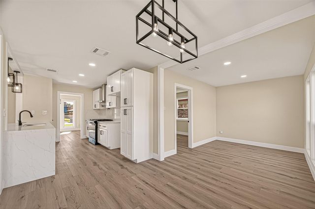 5718 Longforest Drive, Houston, TX 77088