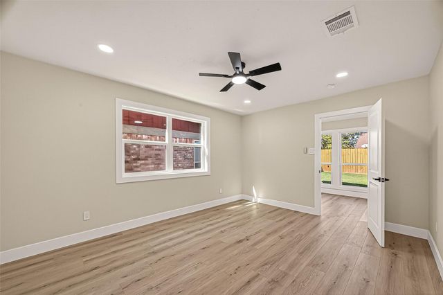 5718 Longforest Drive, Houston, TX 77088