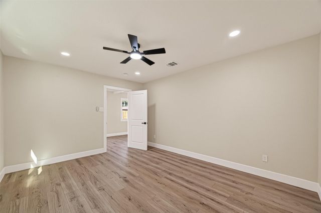 5718 Longforest Drive, Houston, TX 77088