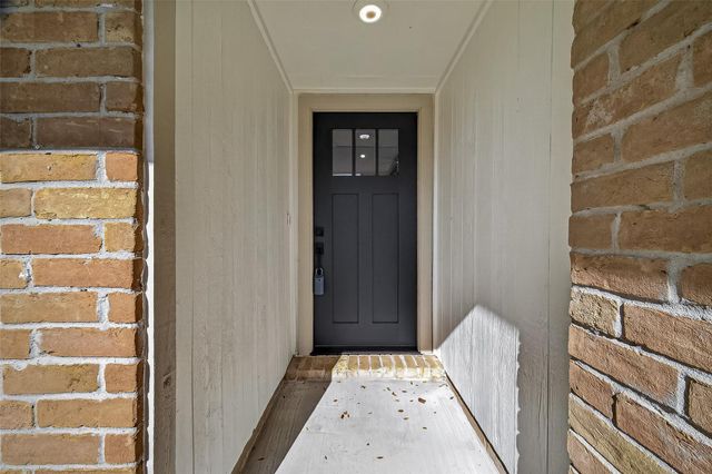 5718 Longforest Drive, Houston, TX 77088