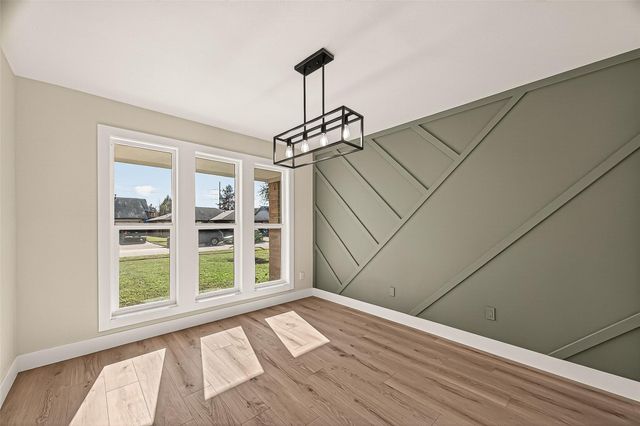 5718 Longforest Drive, Houston, TX 77088