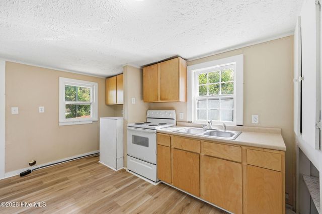 400 S Hardin Street, Southern Pines, NC 28387