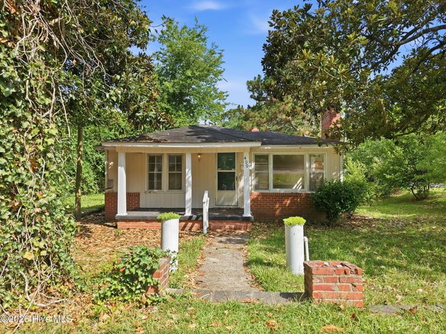 400 S Hardin Street, Southern Pines, NC 28387