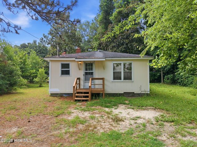 400 S Hardin Street, Southern Pines, NC 28387
