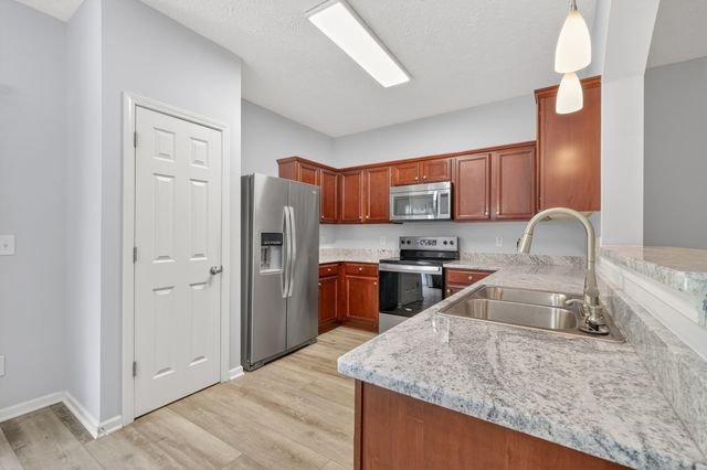 8302 Oak Knoll Dr, Brentwood, TN 37027