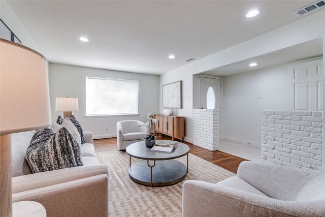 2319 Oldbridge Drive, Dallas, TX 75228